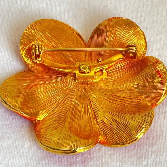 Flower Brooch Large Red Enamel Over Gold Tone Metal - Picture 4 of 5